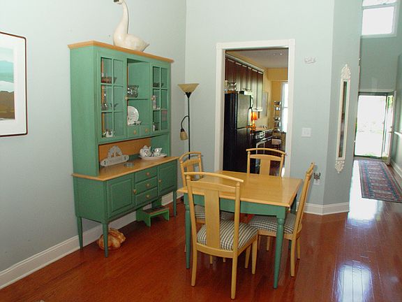 4th image of 141 Saratoga Ct