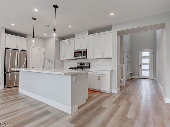 3rd image of 646 Infinity Ridge St