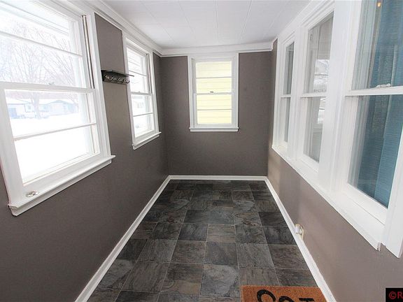 3rd image of 200 Maywood Ave