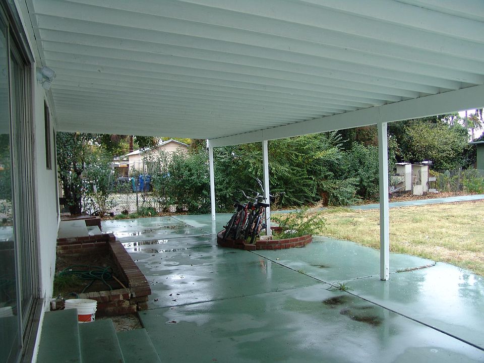 2nd image of 6936 Owensmouth Ave
