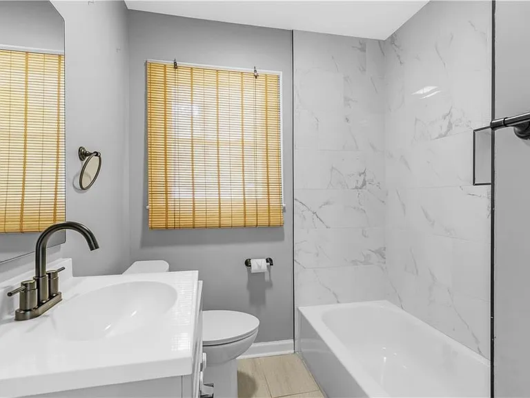 844 Deckner Ave SW — Photo 17
