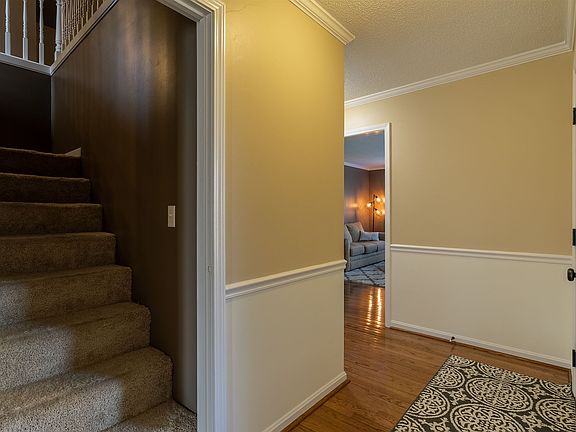 4th image of 8211 Sherwood Ct