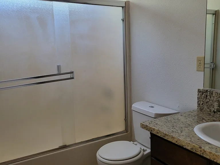 1166 Hobart St #4 — Photo 12