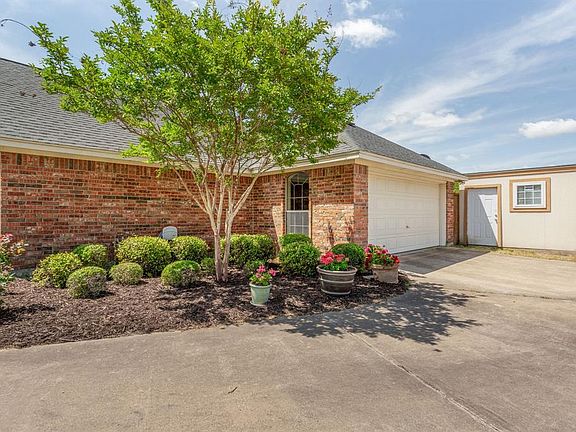 4th image of 309 Saint Andrews Ct