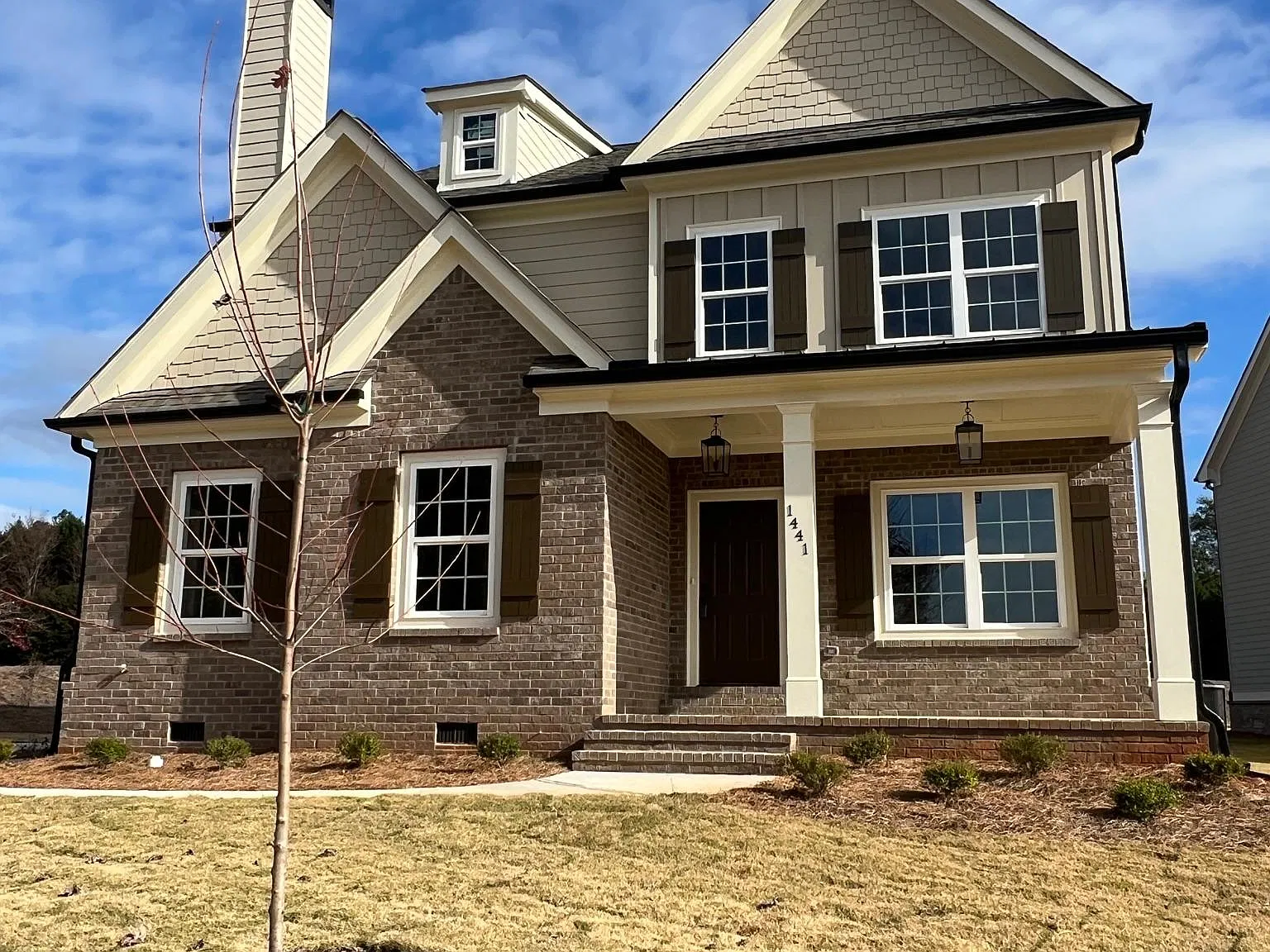 4 bed, 2.5 bath, 2403 sqft, $3,200 — Photo 2