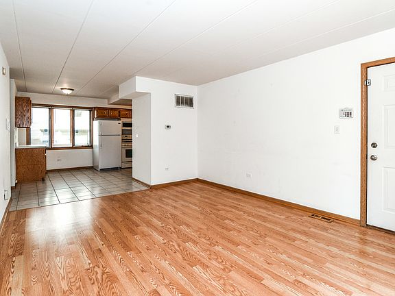 5th image of 4423 Prescott Ave APT 201