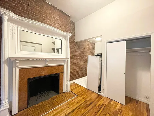 Rented by CitySites Real Estate Group | media 8