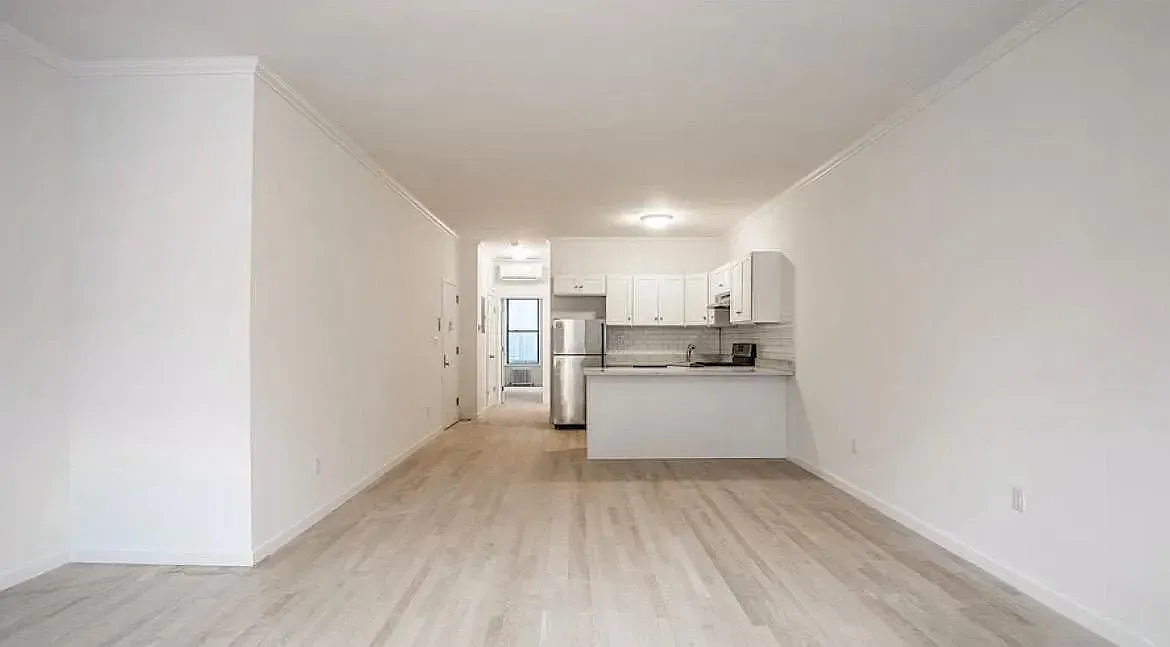 667 Franklin Avenue — Photo 4