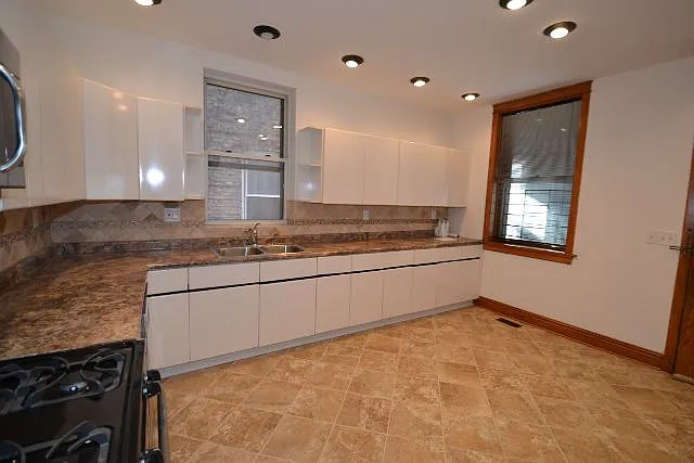4118 N Ashland Ave #2 — Photo 3