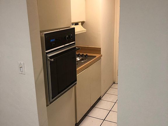 3rd image of 915 Palermo Ave APT 202