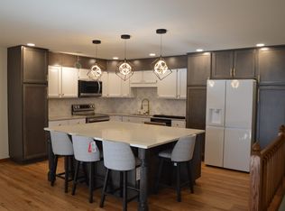 2668 Mutchler Rd, Fitchburg, WI 53711