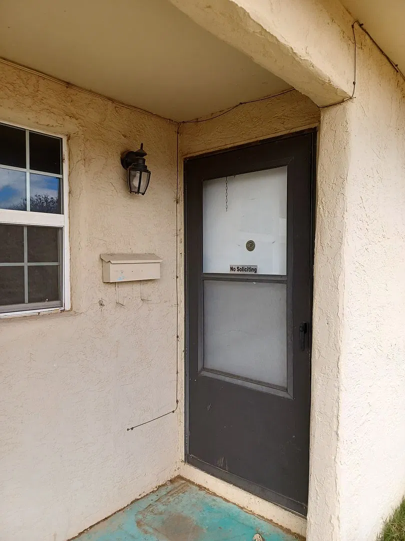 3008 Main St — Photo 2