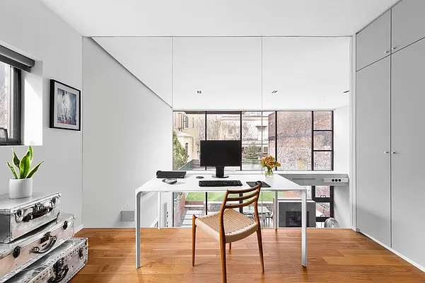 Sold by Compass | media 9