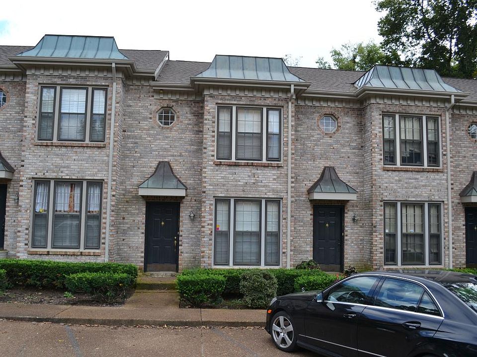 Outside view of townhome, in the Whitland Area of Nashville