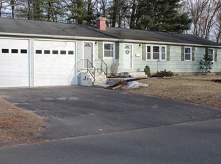 17 Quaker Ln, Enfield, CT 06082