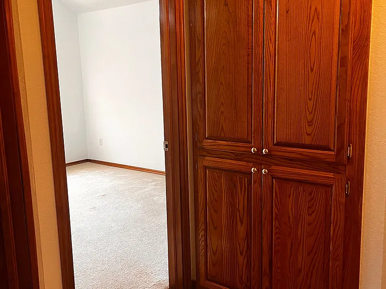 715 E Forest Court Ln — Photo 15