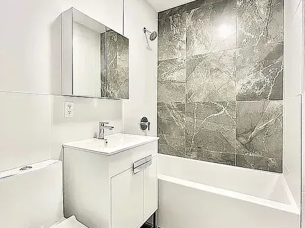 222 E 53rd St #3-F, Brooklyn, NY 11203