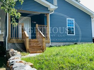322 W Inskip Dr, Knoxville, TN 37912