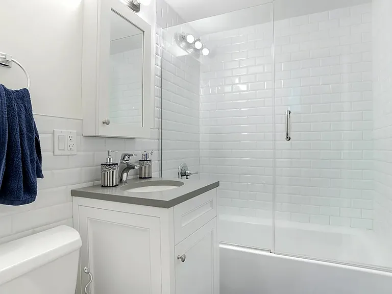 871 Park Pl #2F — Photo 5