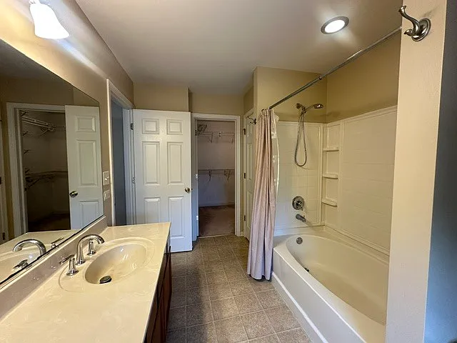 3 bed, 2.5 bath, 1600 sqft, $2,650 — Photo 4