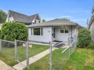 171 Chalmers Ave, Winnipeg, MB R2L0E7