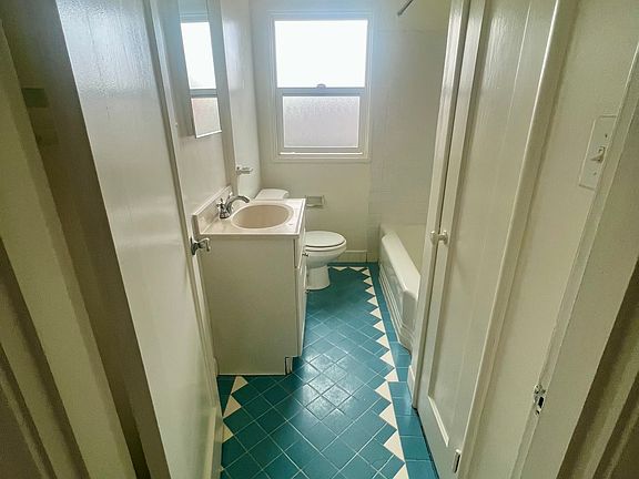 4th image of 424 Stannage Ave