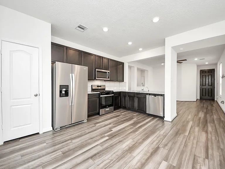22830 Brisbee Ln — Photo 12