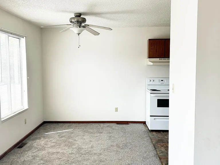 607 Myron St #4 — Photo 8