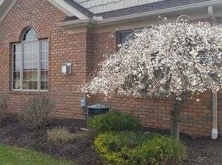 1230 Saint Abigail St SW, Hartville, OH 44632
