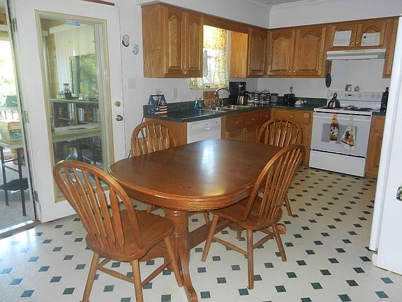 3rd image of 119 College Grove Dr