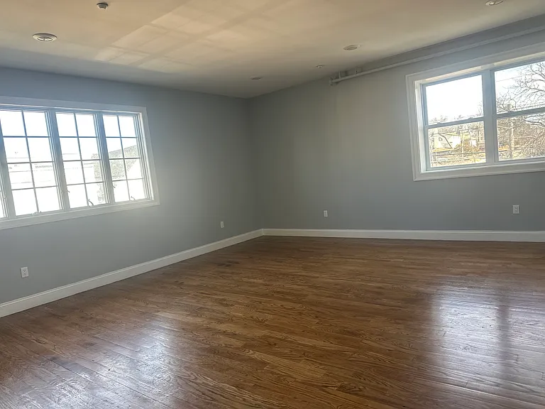 520 Park Ave #2 — Photo 3