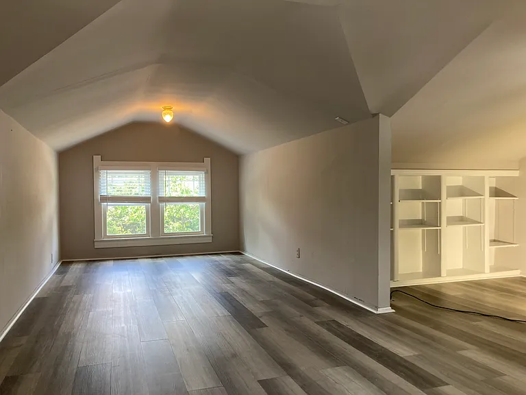 2138 Woodbourne Ave — Photo 16