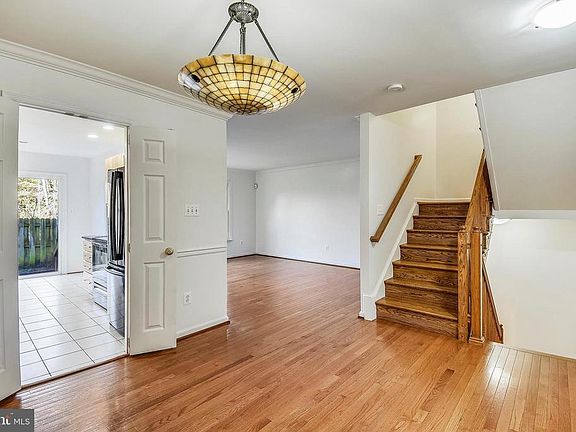 5th image of 6054 Estates Dr