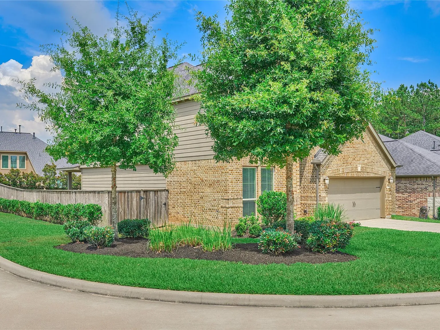 4 bed, 3.5 bath, 2603 sqft, $2,900 — Photo 3