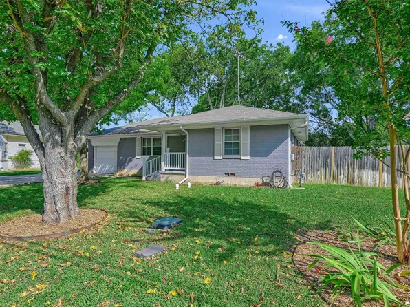 432 W Marshall Dr, Van Alstyne, TX 75495