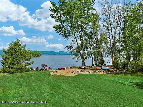 3rd image of 672 Lakeview Road