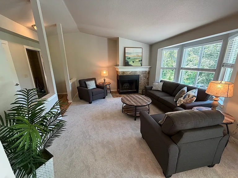 280 NW Holly St #6 — Photo 56