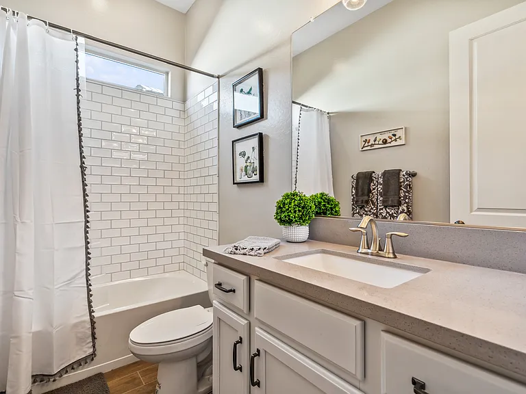 4061 S Emerald Dr — Photo 13