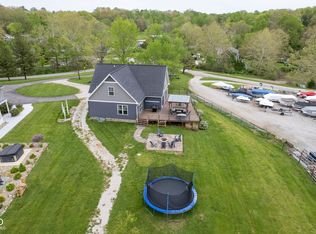 9550 E Northshore Dr, Unionville, IN 47468
