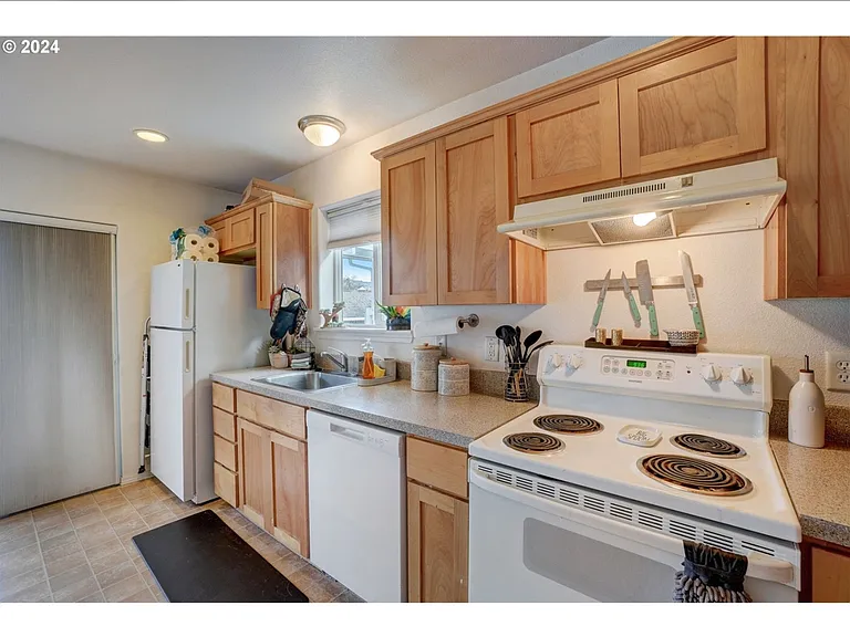 11821 SE Pine St — Photo 7