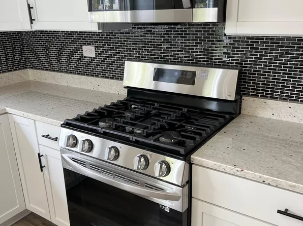 14 Ronan Ct, Lake In The Hills, IL 60156