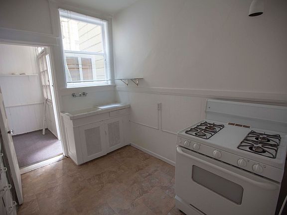 4th image of 204 Hugo St APT 2