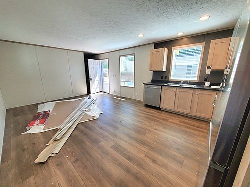 2nd image of 9984 Harbor Bch