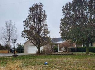 1565 N Waldron Rd, Pittsford, MI 49271