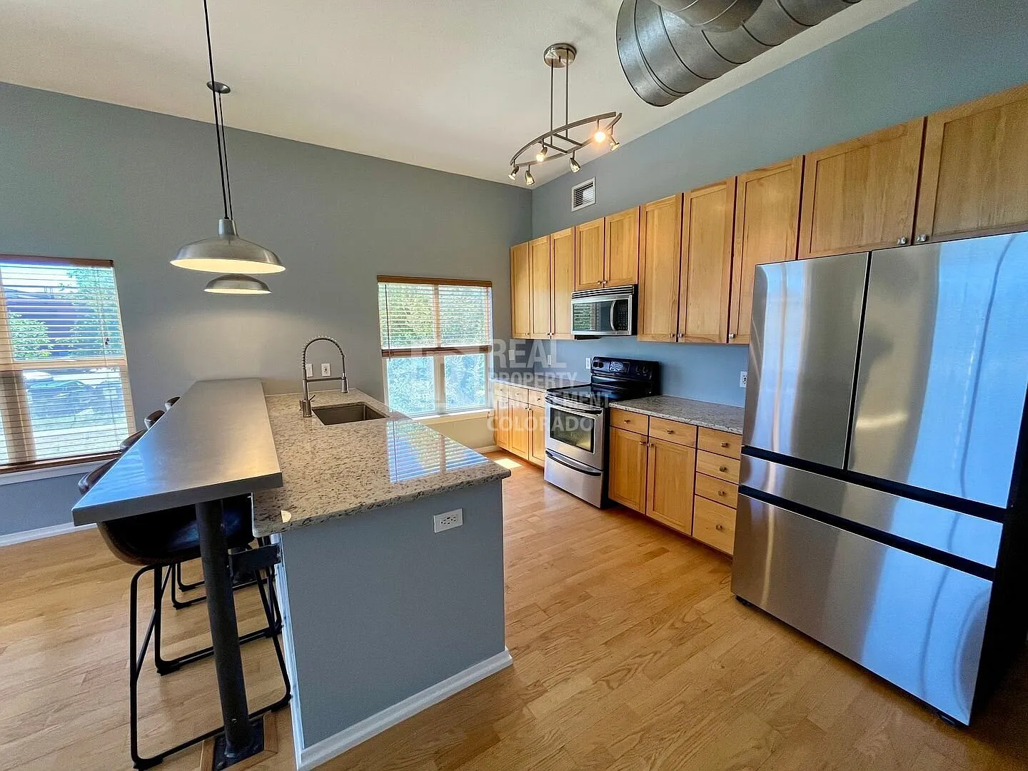Beautiful 2-Bedroom, 2-Bathroom Condo in Five Points — Photo 1