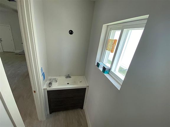 5th image of 9721 Fabiola Dr