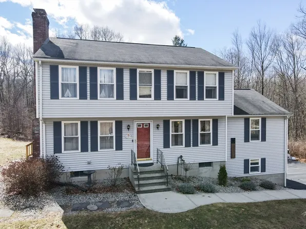 40 Emilia Dr, Uxbridge, MA 01569