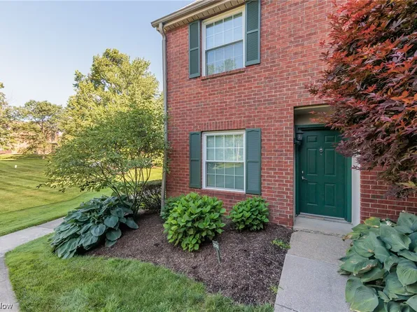 240 Fox Hollow Dr APT 200, Cleveland, OH 44124