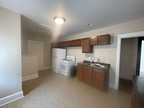 5th image of 2945 N 36th St
