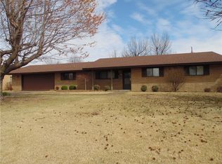 1111 Ranch Dr, Springdale, AR 72762